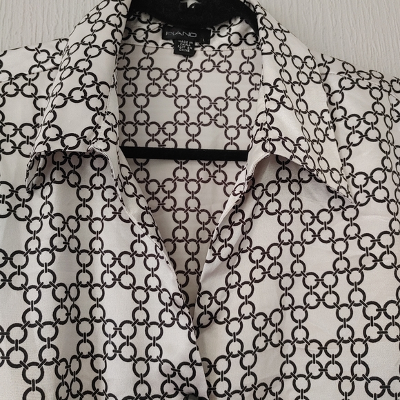 Piano Long Sleeve Blank and White Blouse Size L - Picture 3 of 9